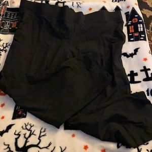 New torrid leggings size 2 capri